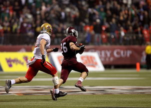 开云体育俱乐部官网-球迷故事：那些追逐偶像的青春岁月，球迷算不算追星